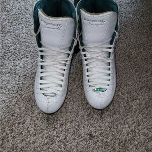 Riedell Emerald White Ice Skates